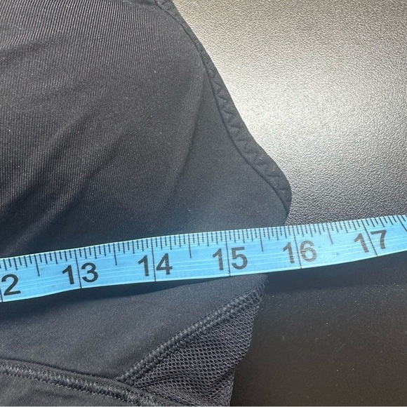 Athleta Women’s Sports Bra Black Size Large VNeck Crisscross Back Gym Active - Picture 6 of 11